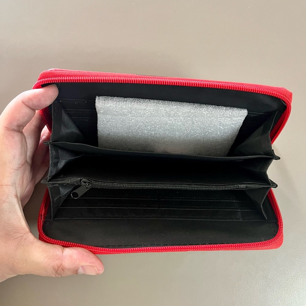 Mickey Mouse Wallet - Picture 2 of 4